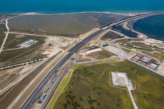 Crimean Bridge open for car traffic