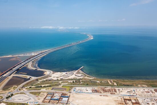 Crimean Bridge open for car traffic