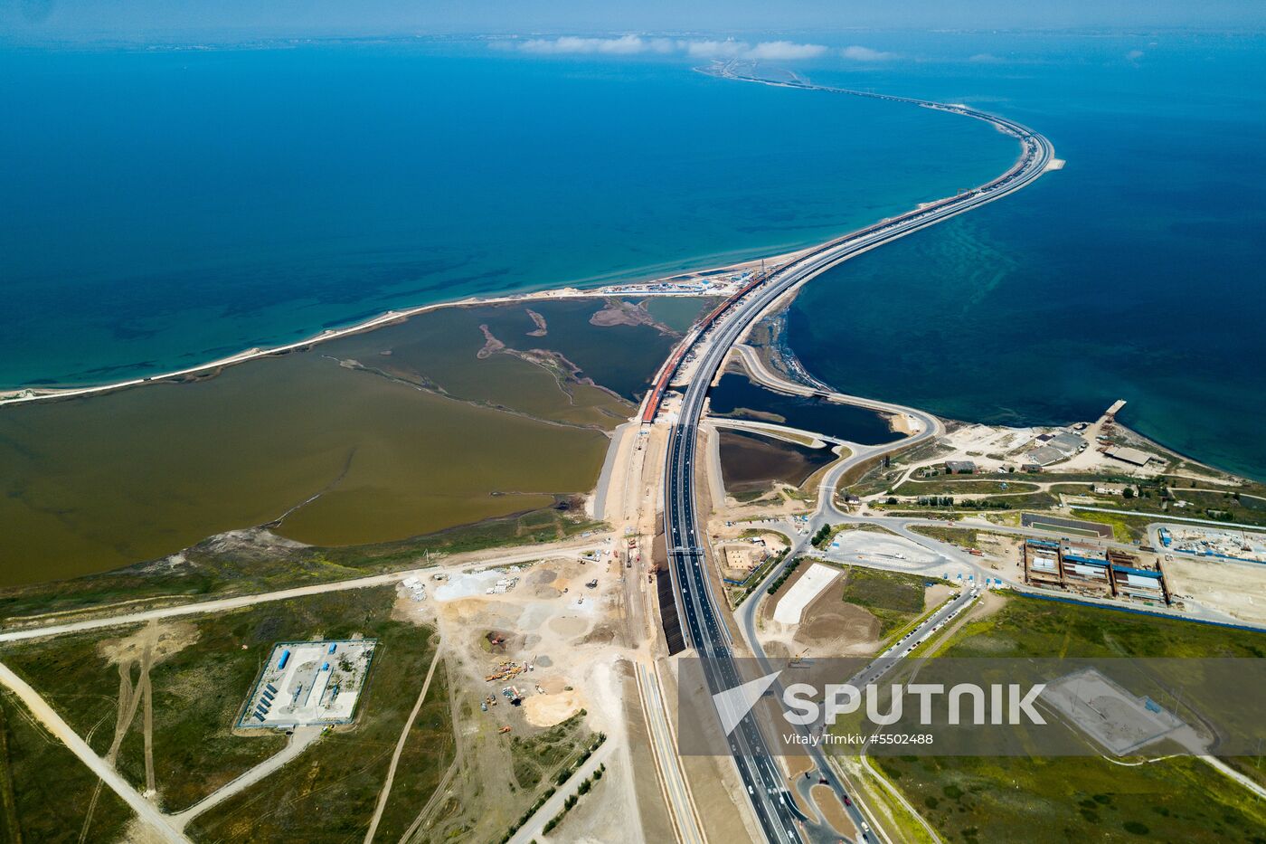 Crimean Bridge open for car traffic