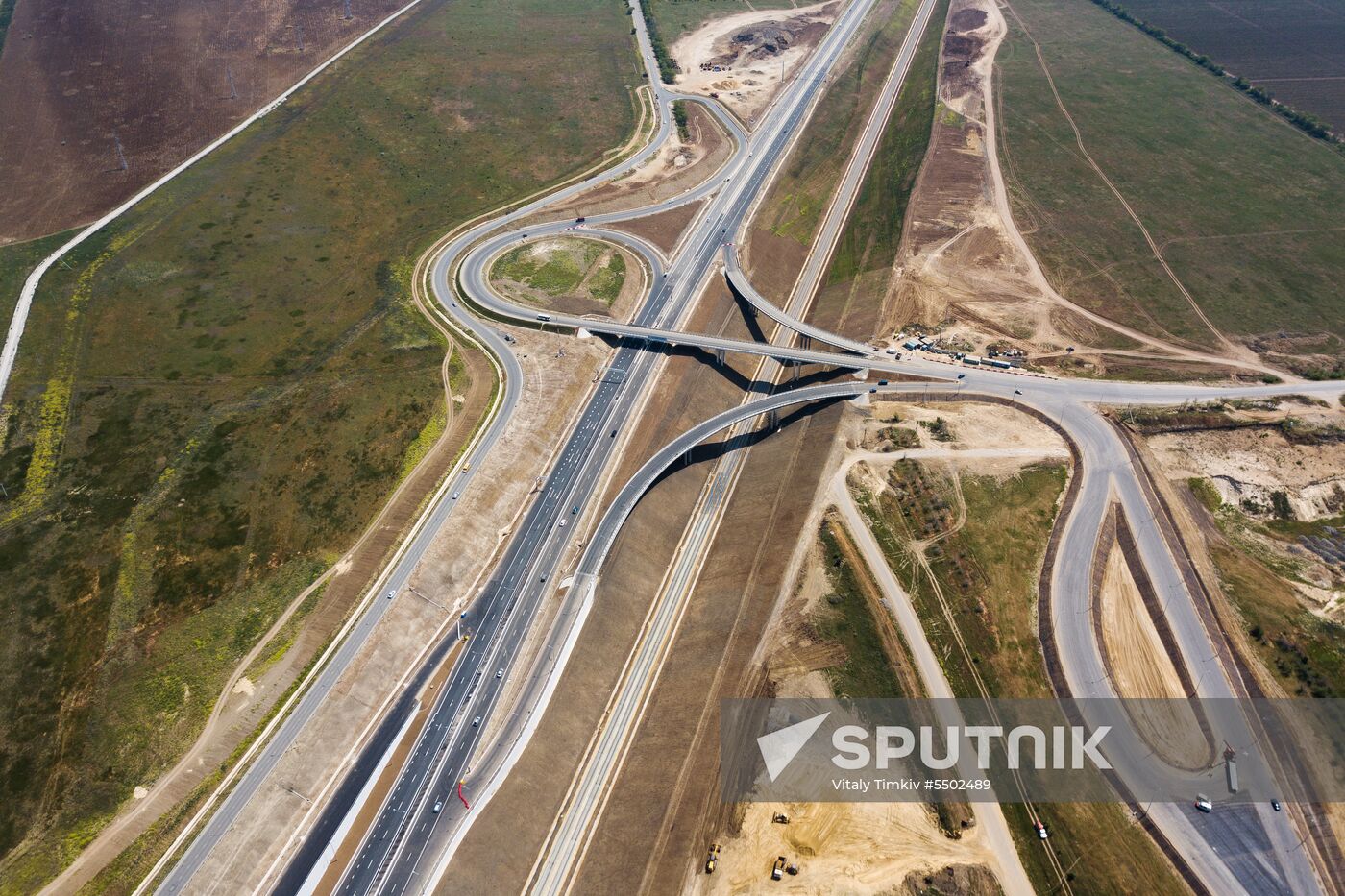 Crimean Bridge open for car traffic