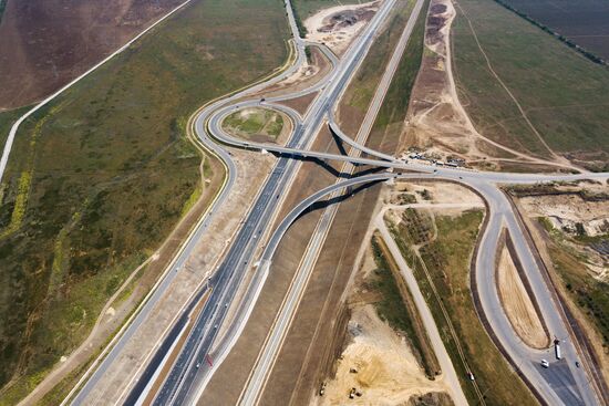 Crimean Bridge open for car traffic