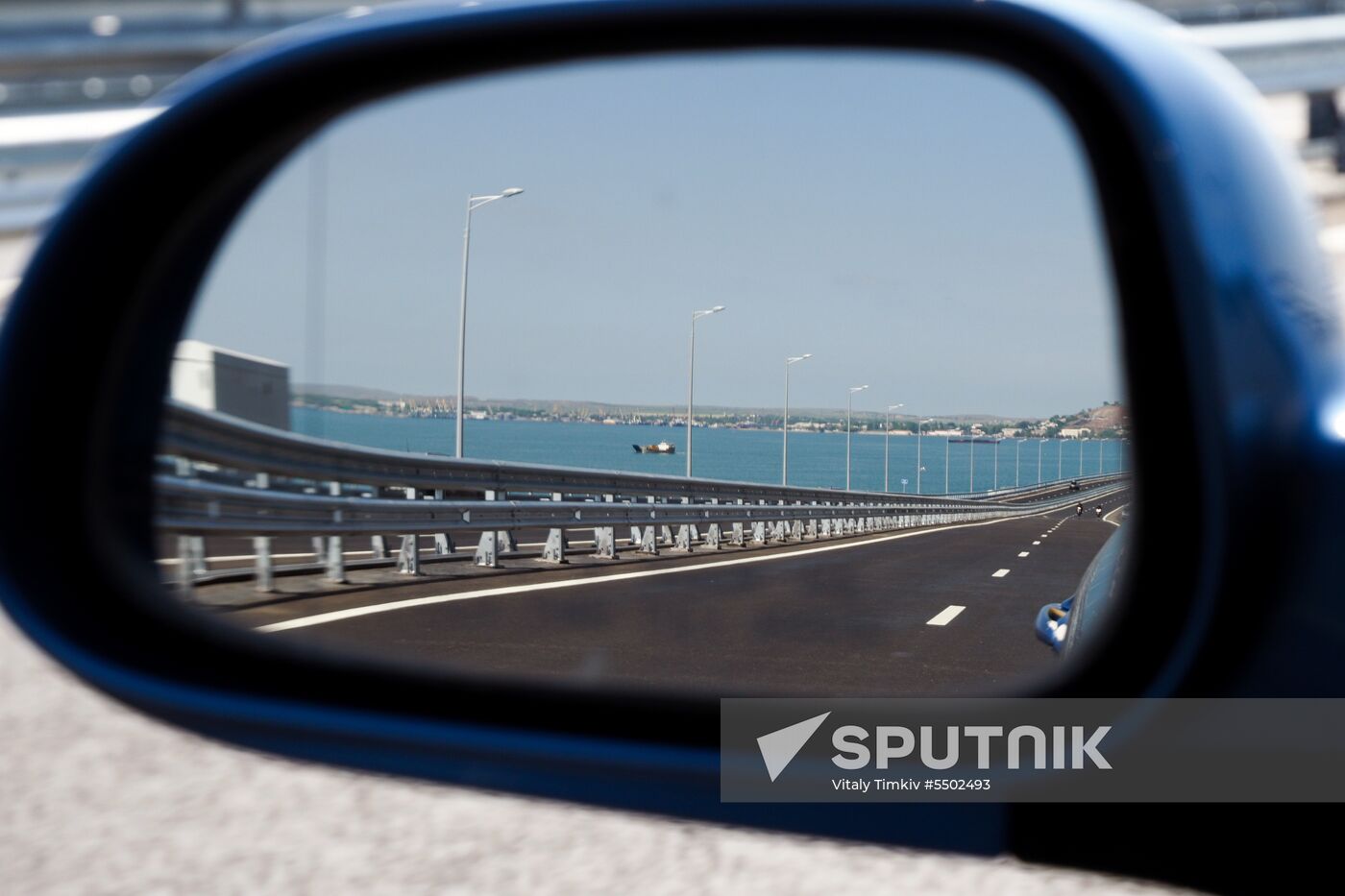 Crimean Bridge open for car traffic