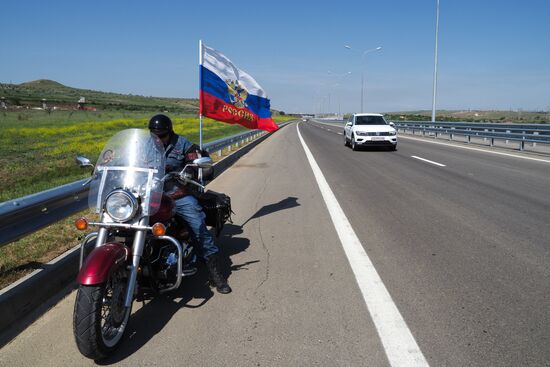 Crimean Bridge open for car traffic