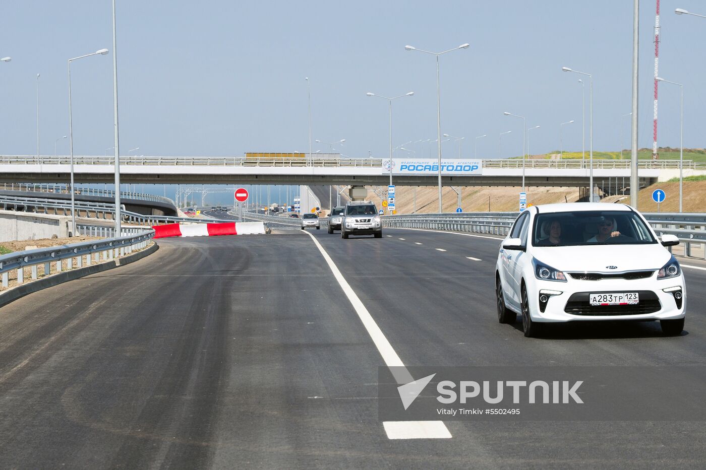 Crimean Bridge open for car traffic