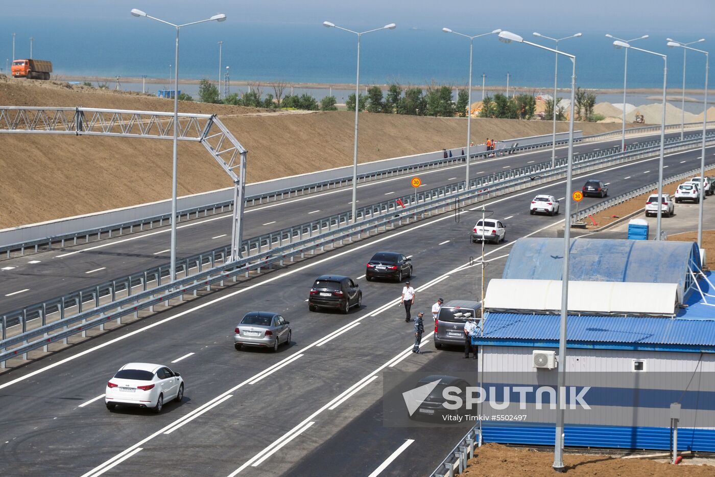 Crimean Bridge open for car traffic