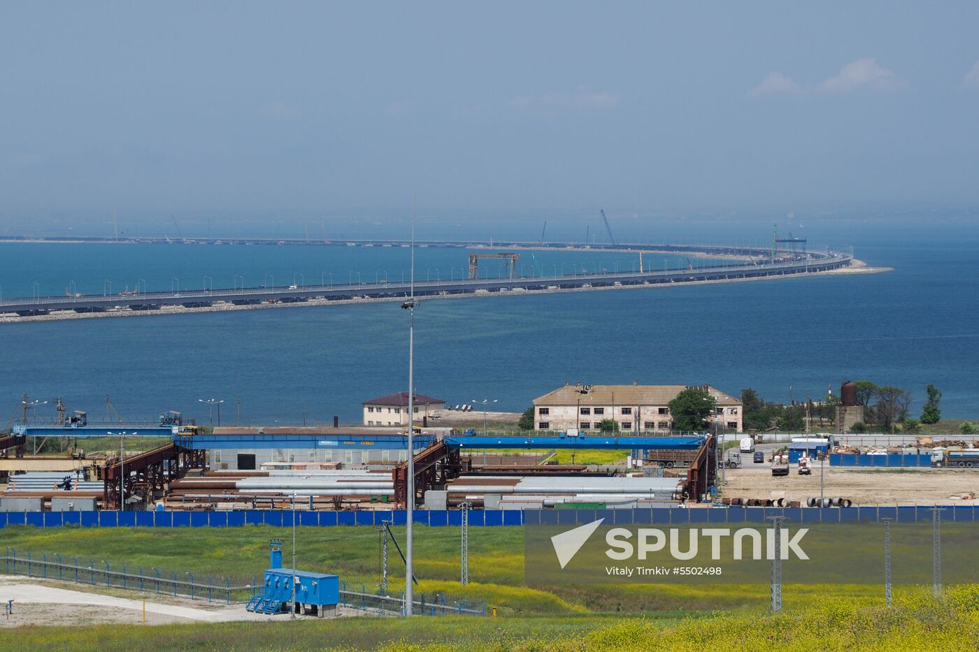 Crimean Bridge open for car traffic