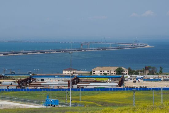 Crimean Bridge open for car traffic