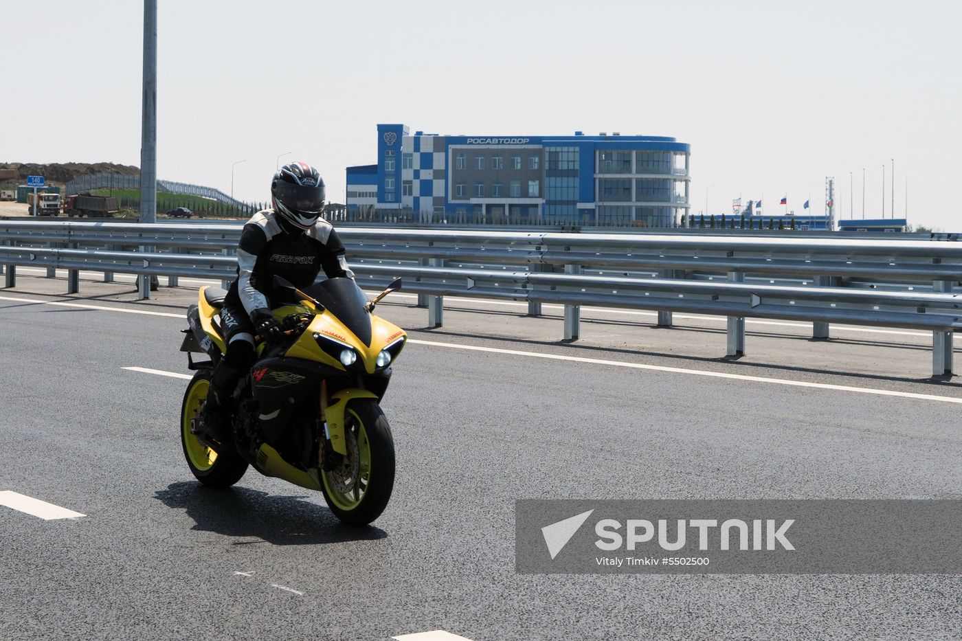 Crimean Bridge open for car traffic