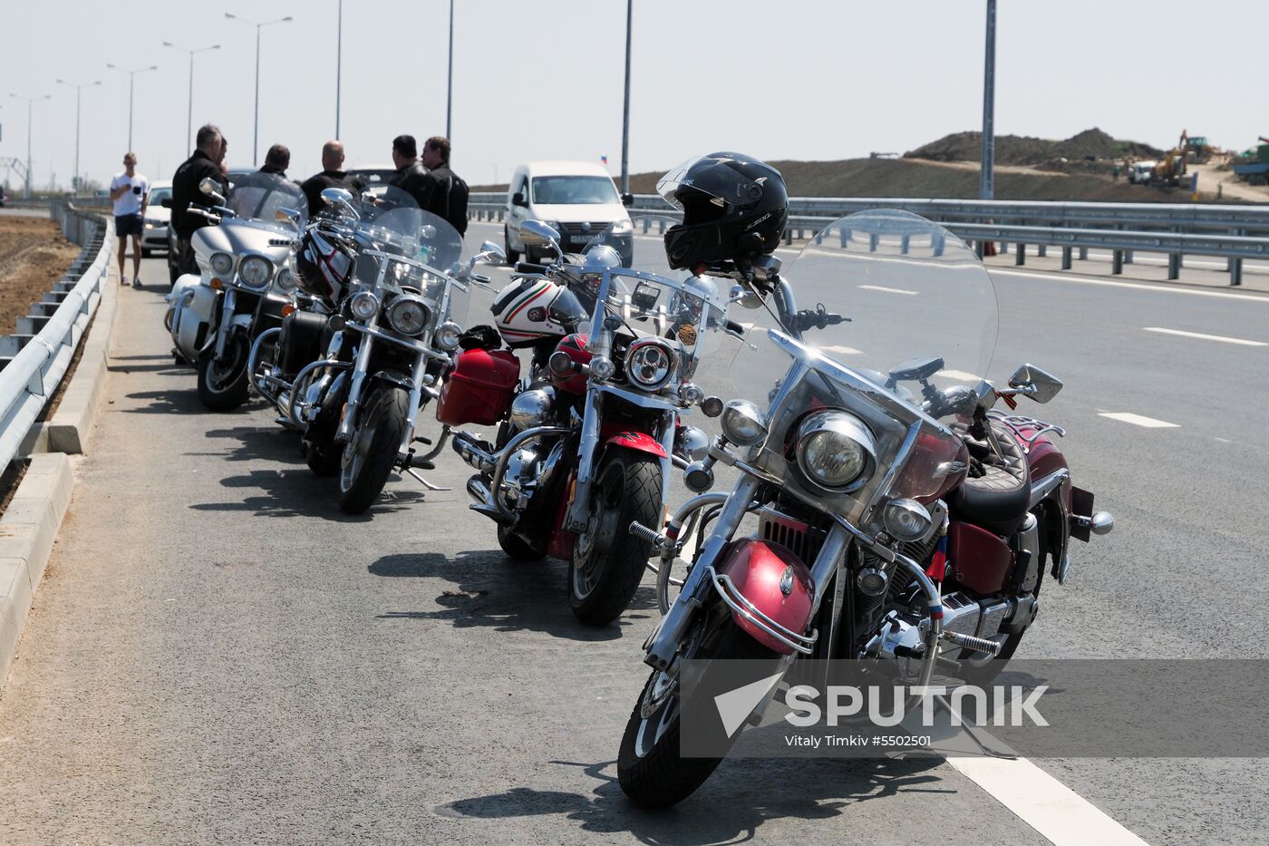 Crimean Bridge open for car traffic