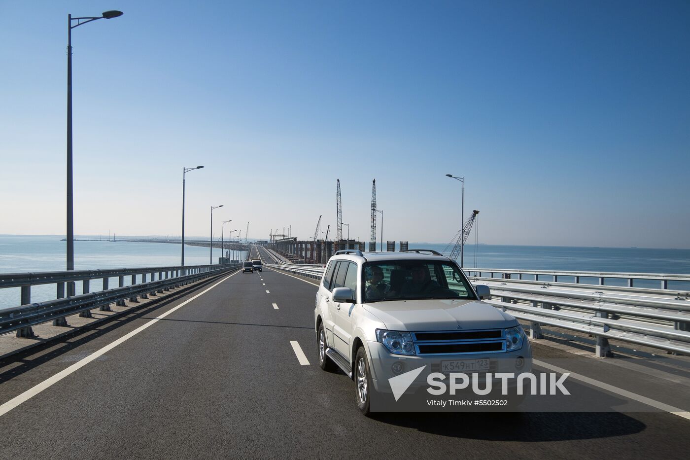 Crimean Bridge open for car traffic