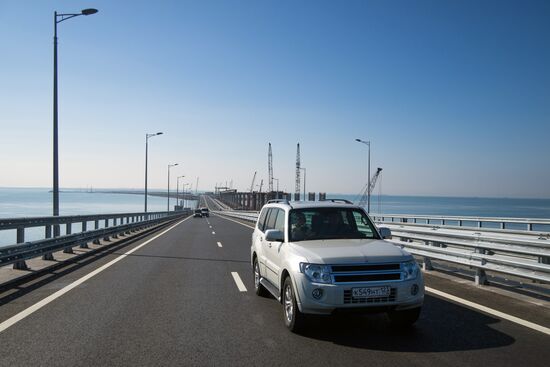 Crimean Bridge open for car traffic
