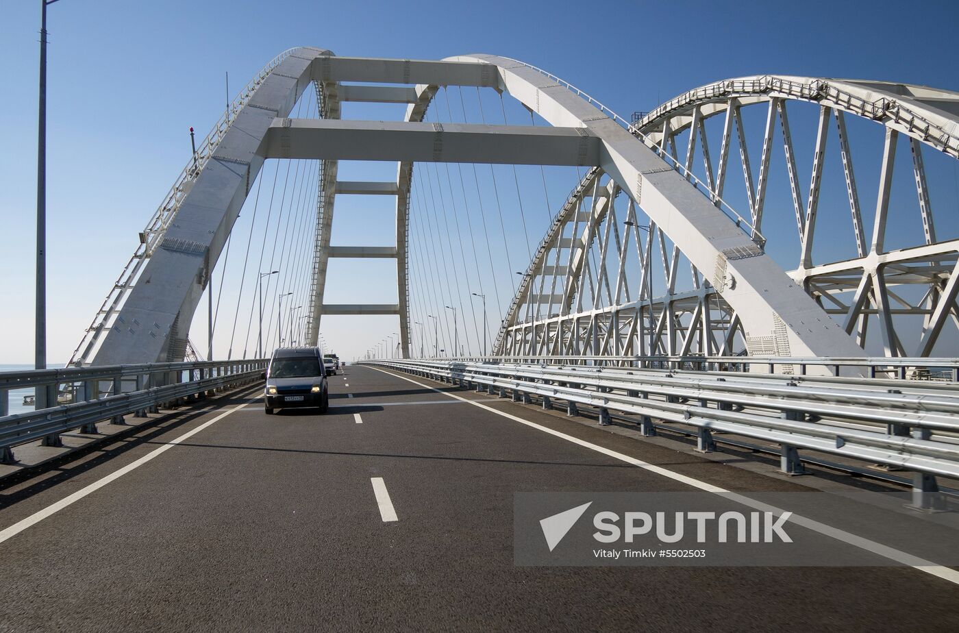 Crimean Bridge open for car traffic