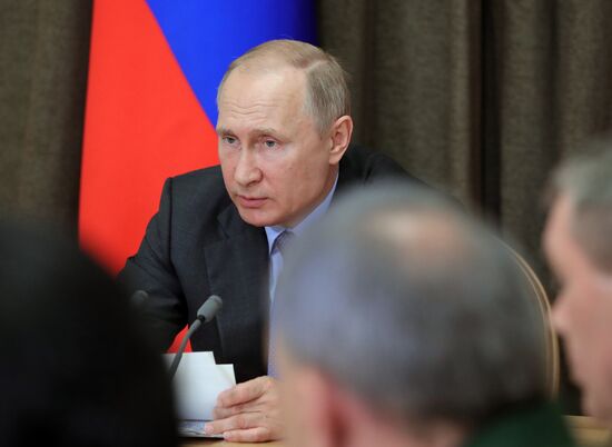 President Vladimir Putin holds meeting with senior officials of Defense Ministry and defense industry enterprises