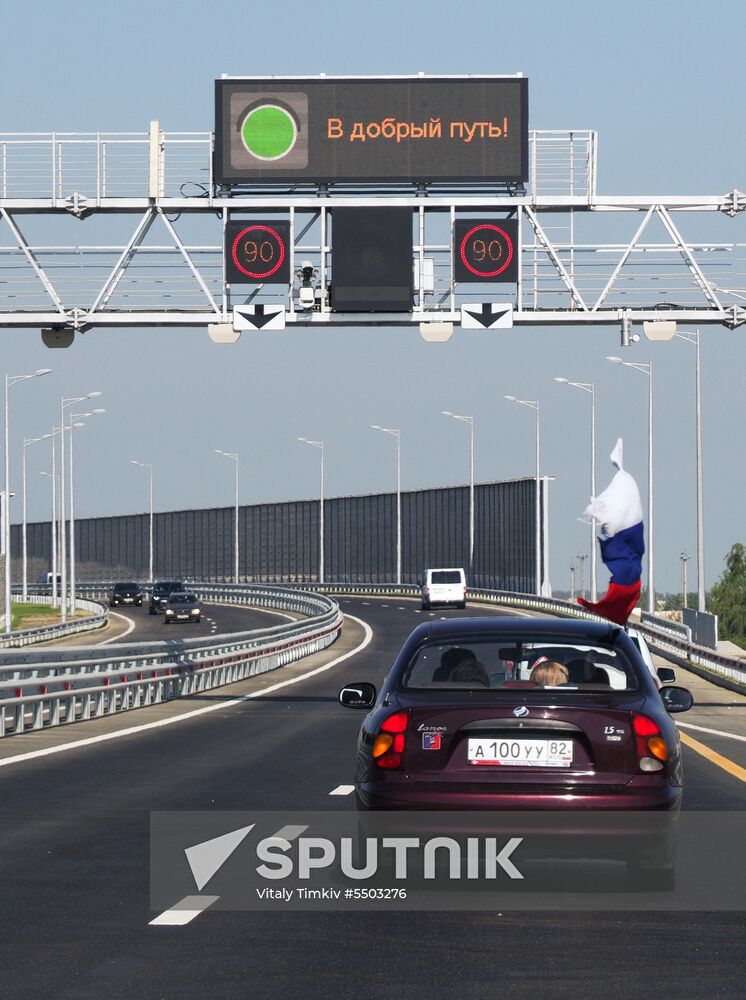 Crimean Bridge open for car traffic
