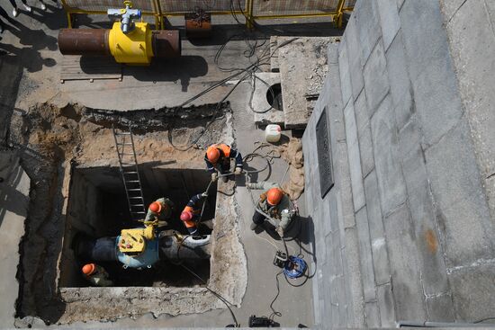 Installing remote control valve on gas pipe