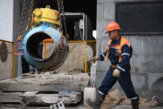 Installing remote control valve on gas pipe