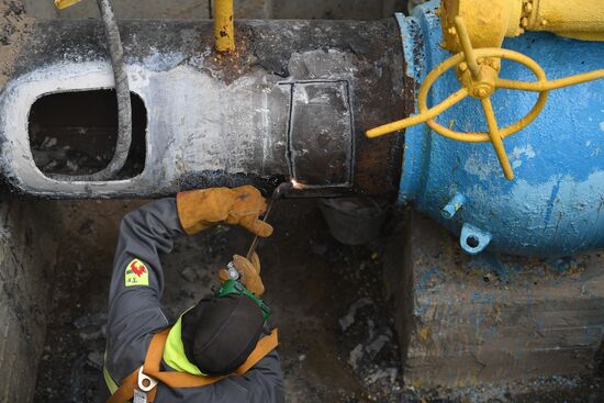 Installing remote control valve on gas pipe