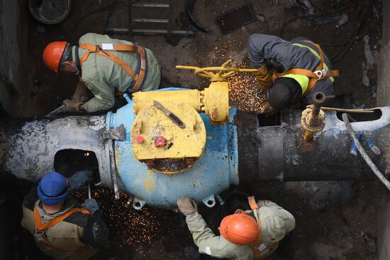 Installing remote control valve on gas pipe