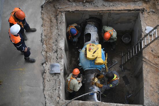 Installing remote control valve on gas pipe