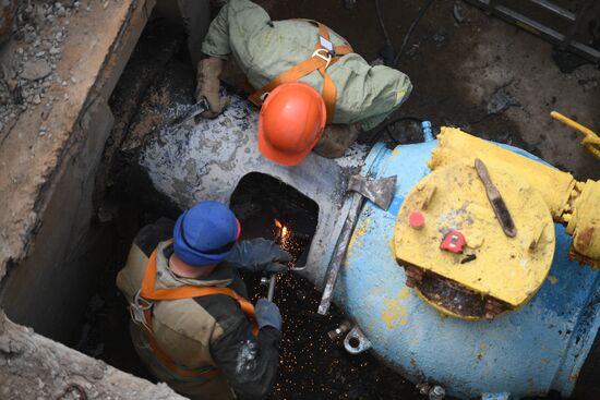 Installing remote control valve on gas pipe