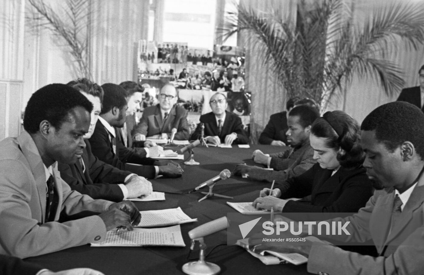 "Soviet Peace Program in Africa" round table