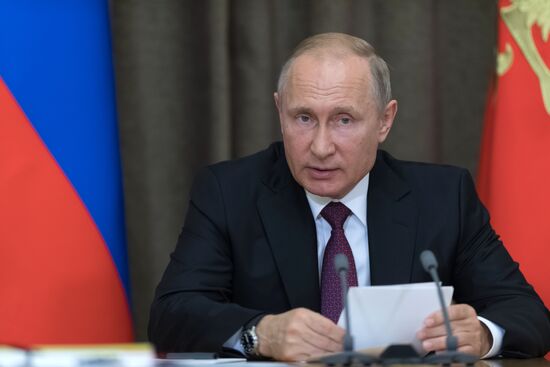President Vladimir Putin holds meeting with officials of Defense Ministry and defense industry