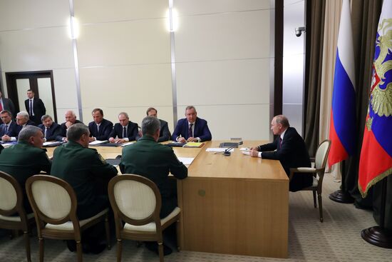 President Vladimir Putin holds meeting with officials of Defense Ministry and defense industry