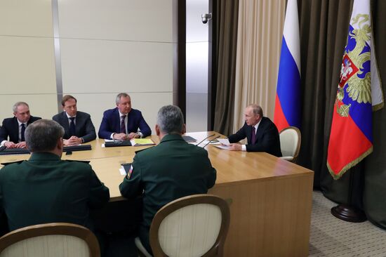 President Vladimir Putin holds meeting with officials of Defense Ministry and defense industry
