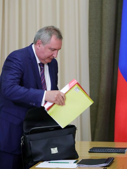 President Vladimir Putin holds meeting with officials of Defense Ministry and defense industry