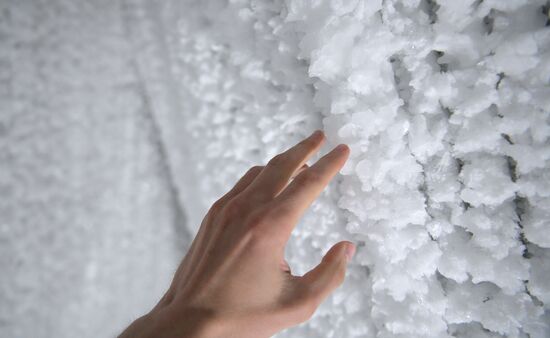 Ice cave opened in Zaryadye Park