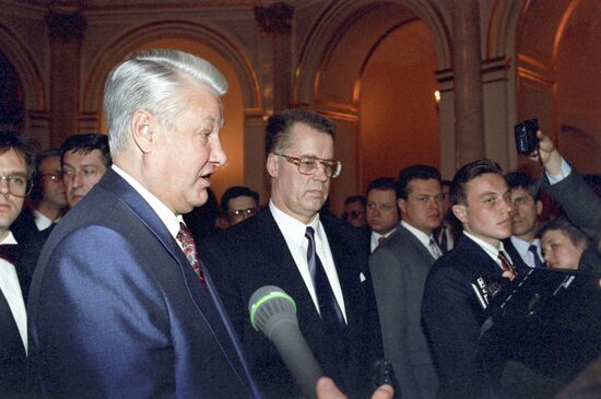 Latvian President Guntis Ulmanis visits Russia