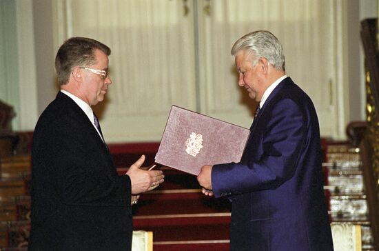Latvian President Guntis Ulmanis visits Russia
