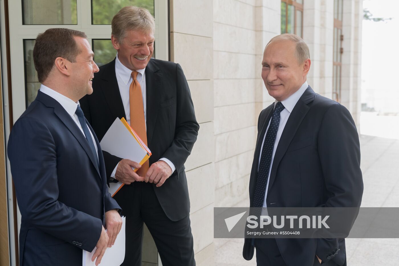 President Vladimir Putin meets with German Chancellor Angela Merkel