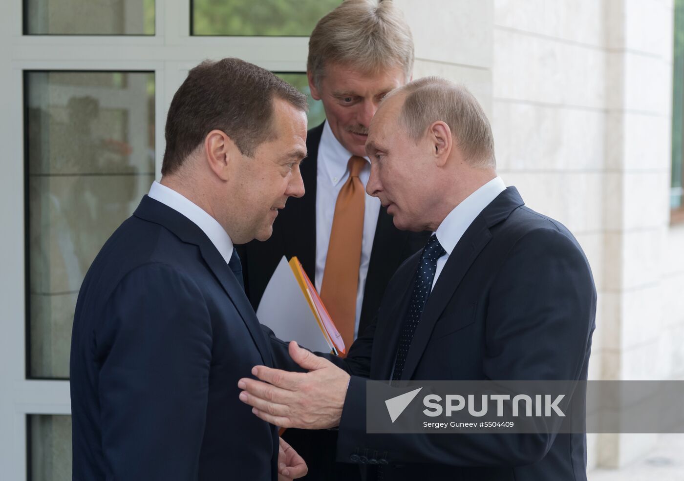 President Vladimir Putin meets with German Chancellor Angela Merkel