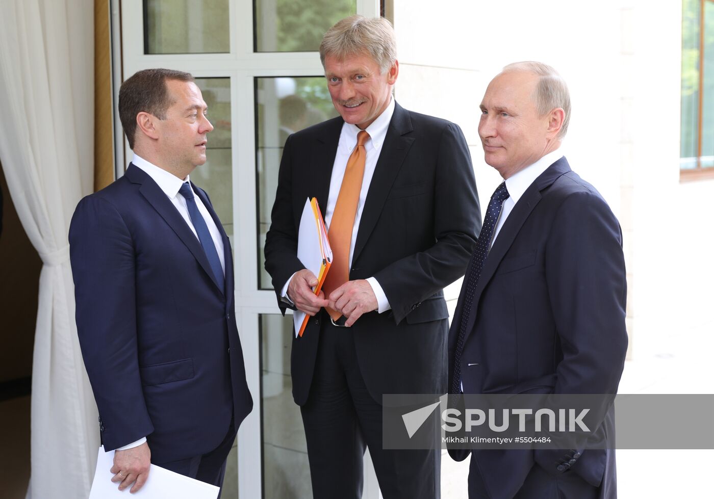 President Vladimir Putin meets with German Chancellor Angela Merkel