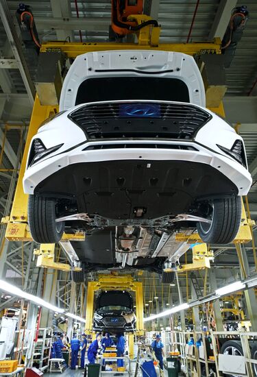 Hyundai Sonata car production in Kaliningrad