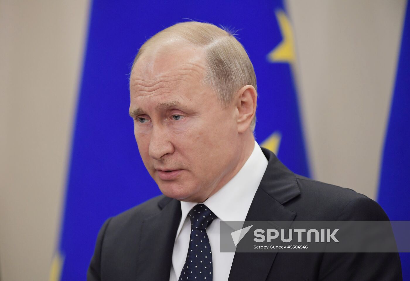 President Vladimir Putin meets with German Chancellor Angela Merkel
