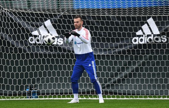 Football. Russian national team holds training session