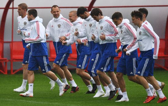 Football. Russian national team holds training session