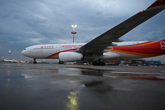 First Hong Kong Airlines flight arrives from Hong Kong in Moscow