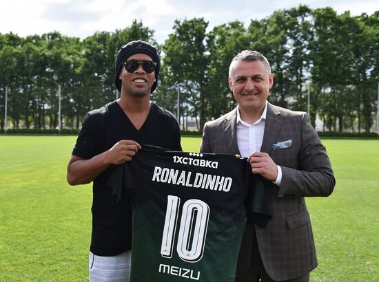 Ronaldinho visits Krasnodar