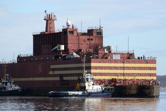 Akademik Lomonosov floating nuclear power plant welcomed in Murmansk
