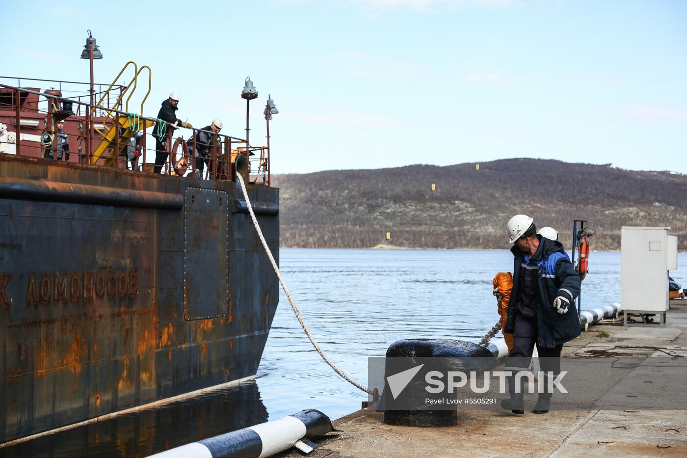 Akademik Lomonosov floating nuclear power plant welcomed in Murmansk