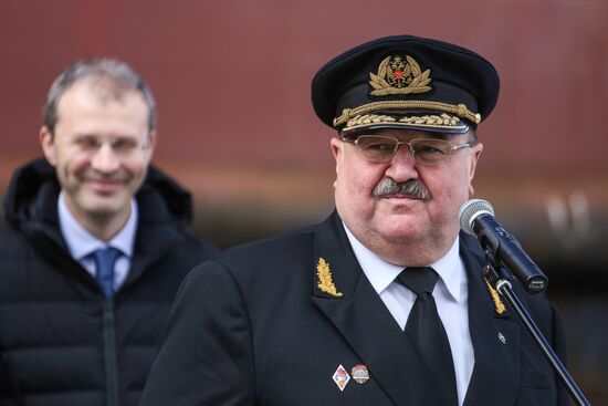 Akademik Lomonosov floating nuclear power plant is welcomed in Murmansk