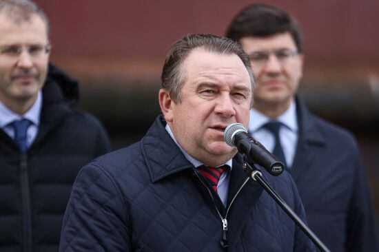 Akademik Lomonosov floating nuclear power plant is welcomed in Murmansk