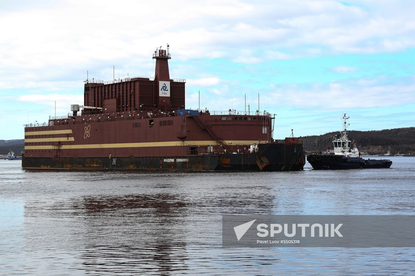 Akademik Lomonosov floating nuclear power plant welcomed in Murmansk