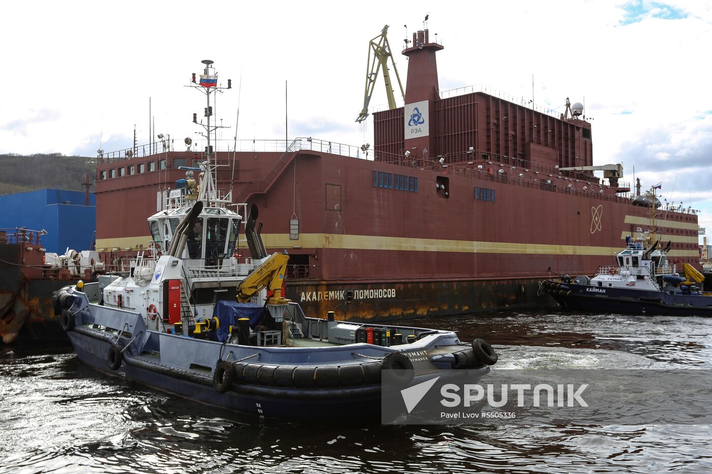 Akademik Lomonosov floating nuclear power plant welcomed in Murmansk