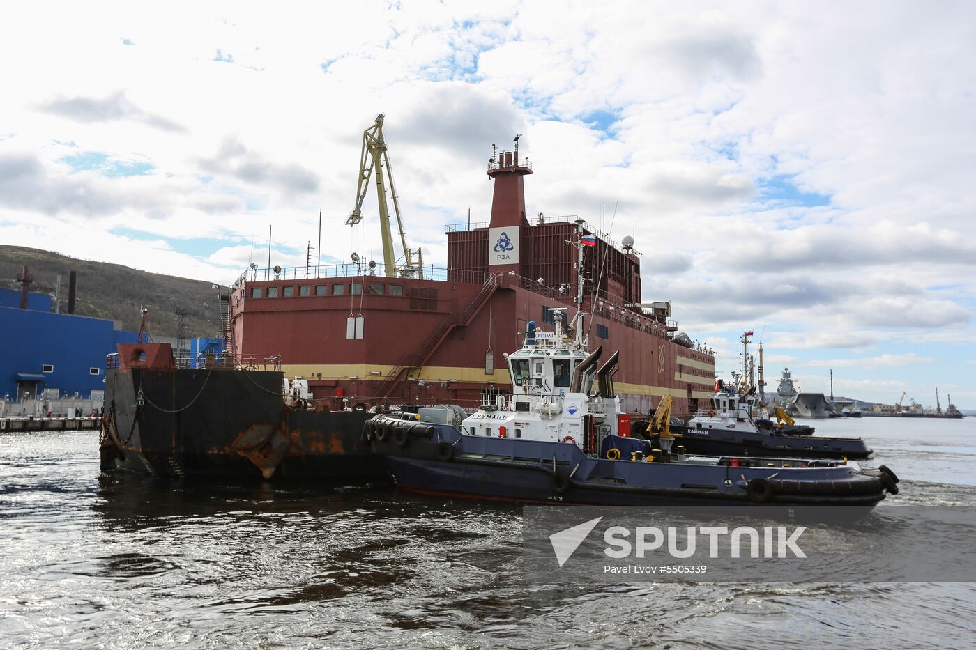 Akademik Lomonosov floating nuclear power plant welcomed in Murmansk