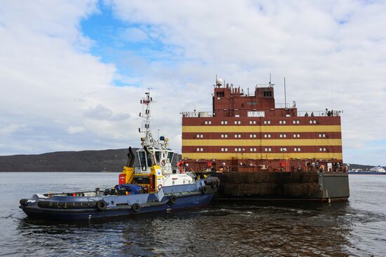 Akademik Lomonosov floating nuclear power plant welcomed in Murmansk