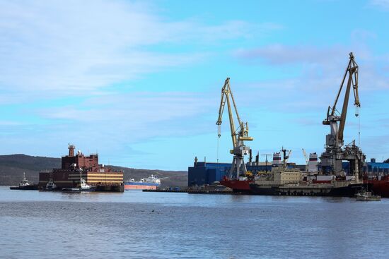 Akademik Lomonosov floating nuclear power plant welcomed in Murmansk